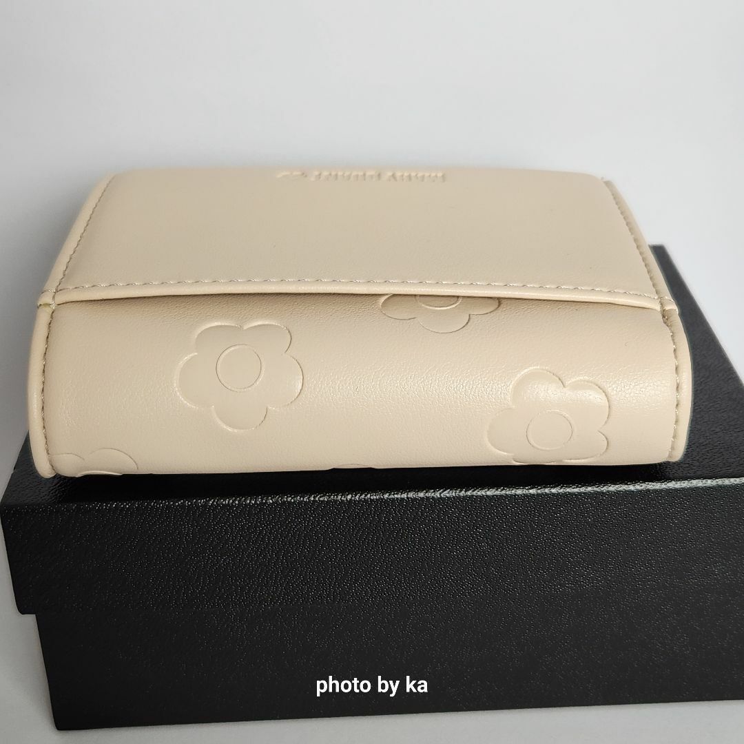 MARY QUANT - 新品 ベージュ マリークワント デイジー 折財布 MARY QUANT - 新品 ベージュ マリークワント デイジー 折財布