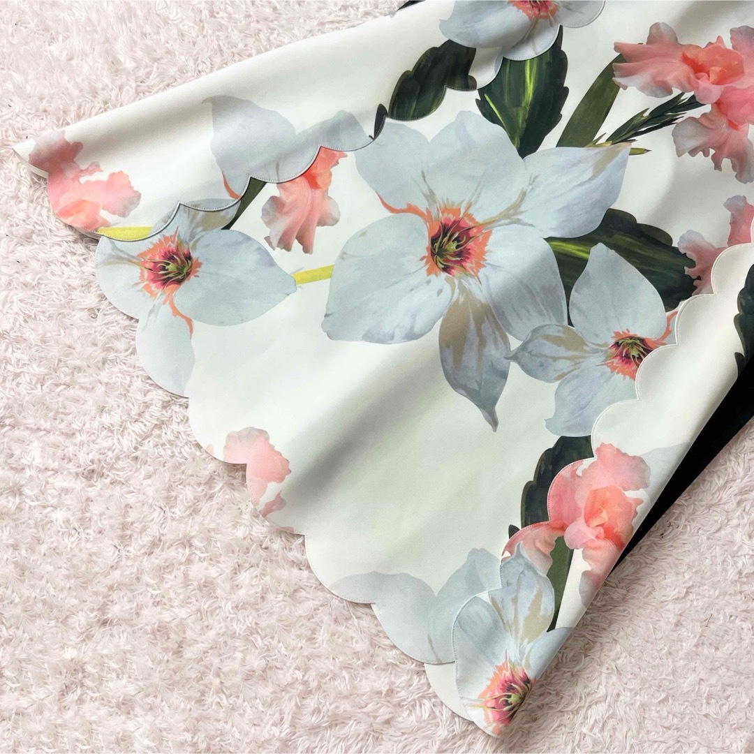 TED BAKER - 20 テッドベイカー ドレス ワンピース 花柄 TED BAKER - 20 テッドベイカー ドレス ワンピース 花柄