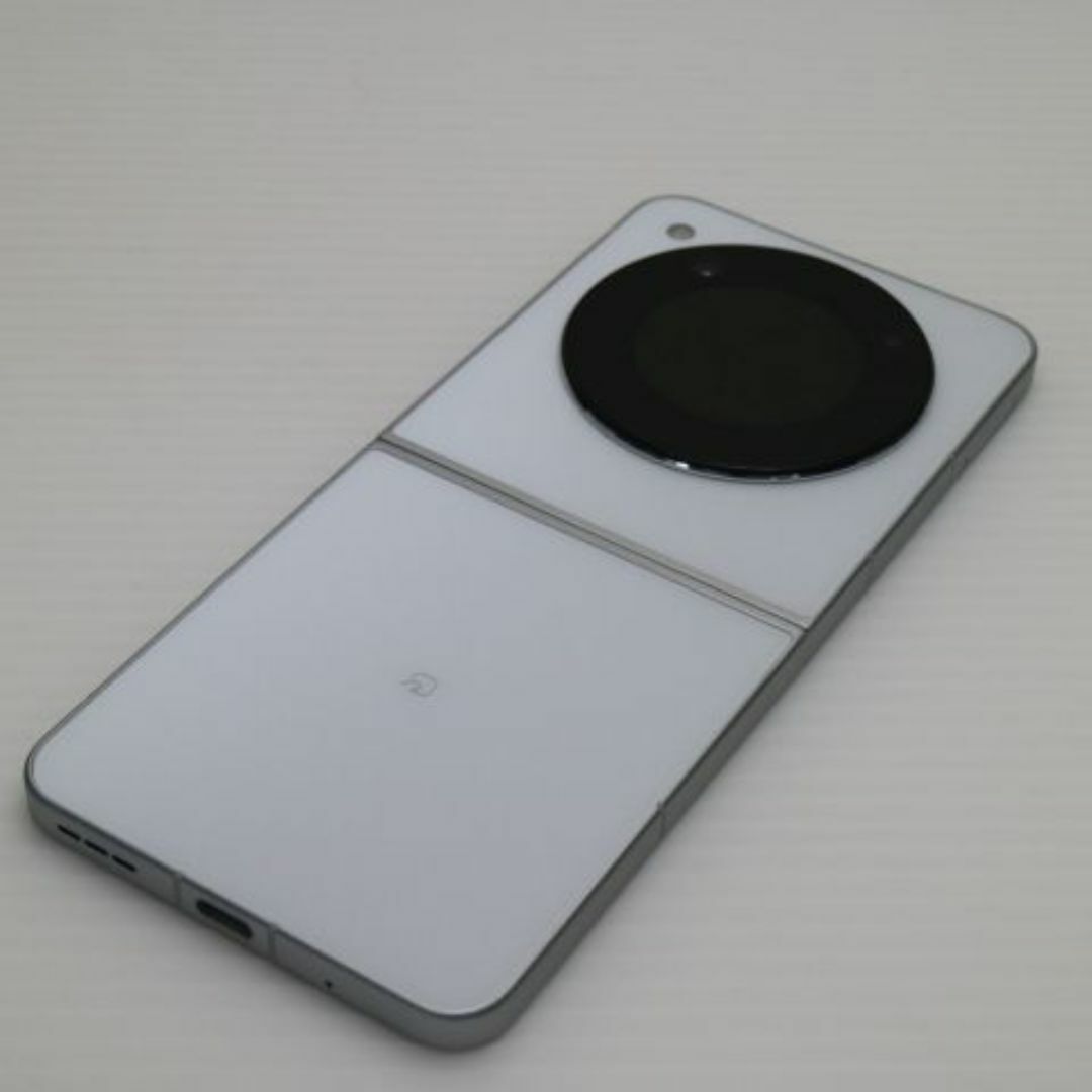ZTE - 新品同様 SIMフリー Libero Flip ホワイト スマホ ZTE ZTE - 新品同様 SIMフリー Libero Flip ホワイト スマホ ZTE
