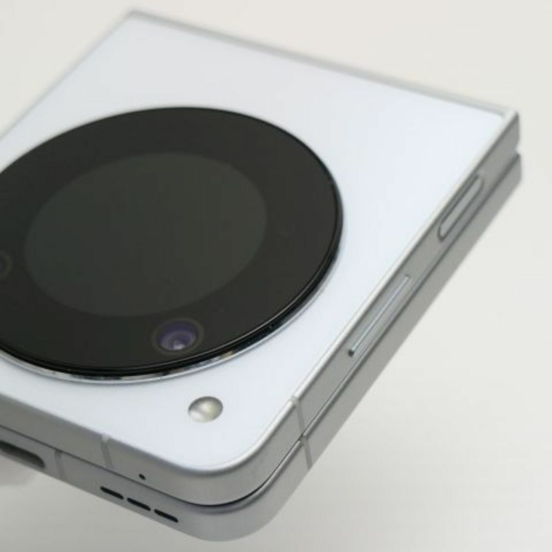 ZTE - 新品同様 SIMフリー Libero Flip ホワイト スマホ ZTE ZTE - 新品同様 SIMフリー Libero Flip ホワイト スマホ ZTE