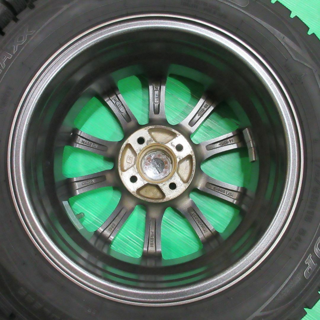 DUNLOP - ヴィッツ 175/65R15 バリ山スタッドレス フィット DUNLOP - ヴィッツ 175/65R15 バリ山スタッドレス フィット