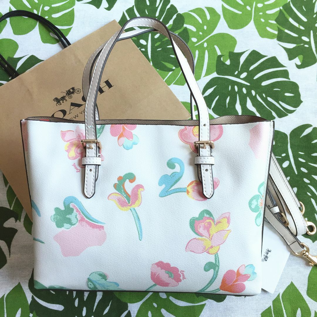 COACH - <新品>COACHバッグC8217花柄 トートバッグ COACH - <新品>COACHバッグC8217花柄 トートバッグ