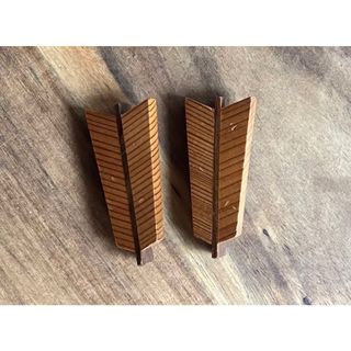 木製の弓矢の箸置き(2つ)(テーブル用品)