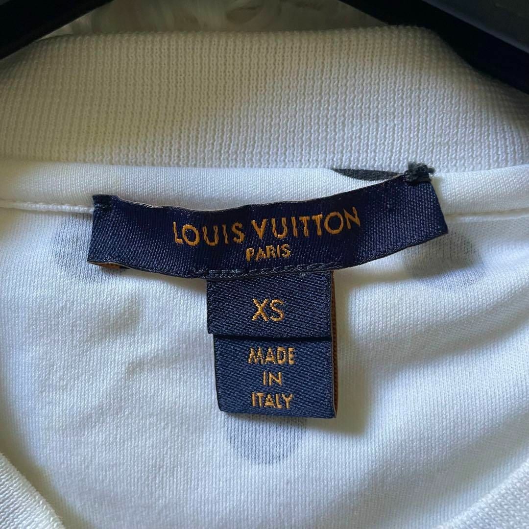 LOUIS VUITTON - 美品 現行 ルイヴィトン カットソー LVロゴ LOUIS VUITTON - 美品 現行 ルイヴィトン カットソー LVロゴ