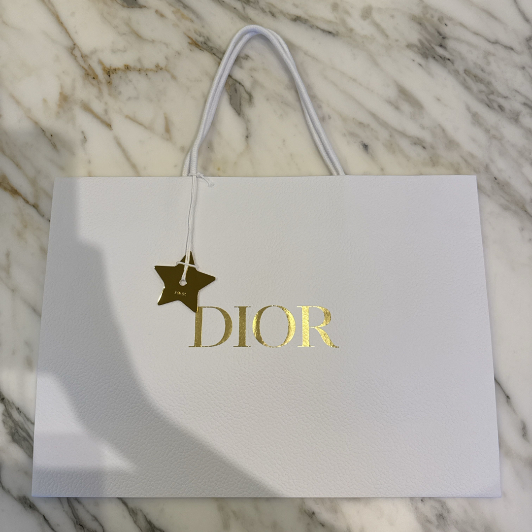 Christian Dior - 新品未使用 ディオール チャーム付き 紙袋 大 Christian Dior - 新品未使用 ディオール チャーム付き 紙袋 大