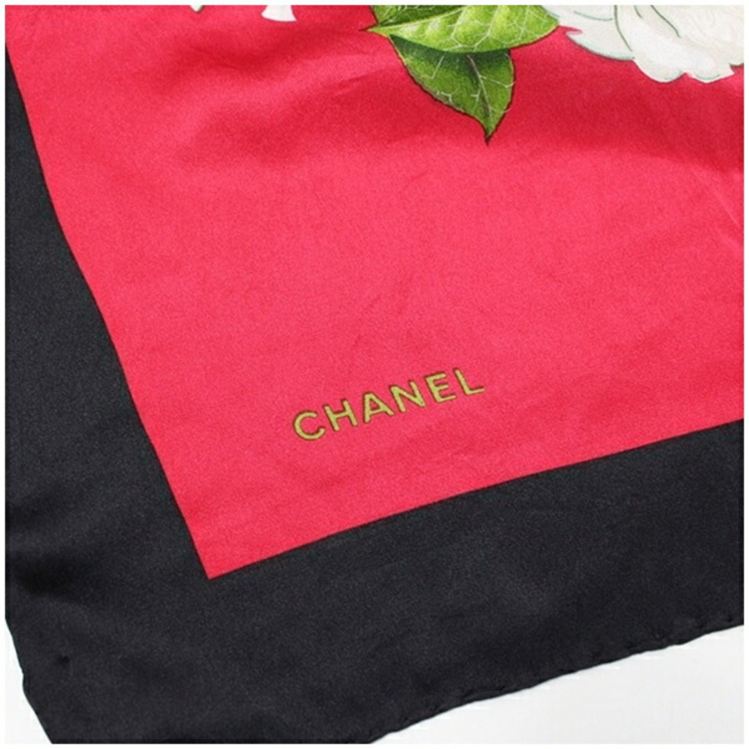 CHANEL - シャネル シルク スカーフ レッド×ブラック 花柄 中古 CHANEL - シャネル シルク スカーフ レッド×ブラック 花柄 中古