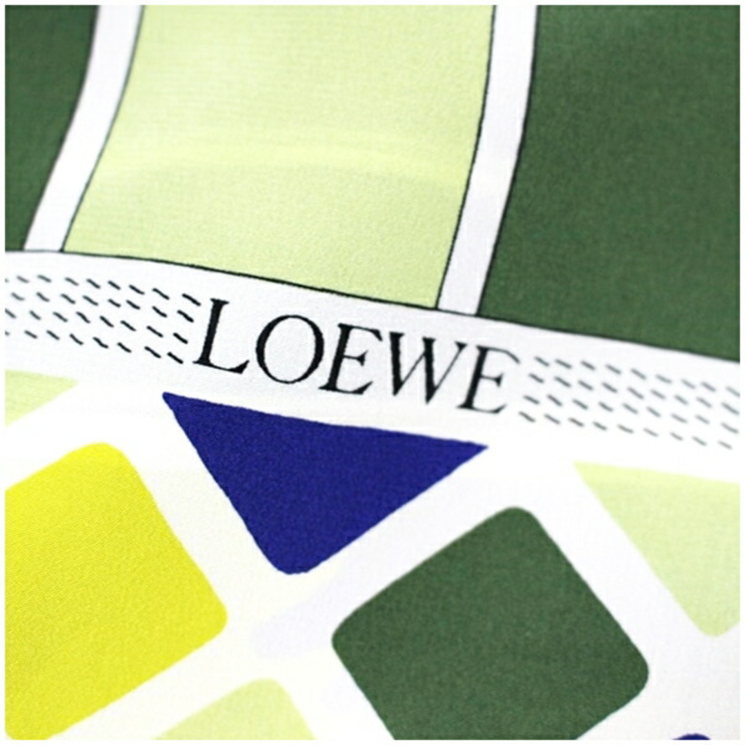 LOEWE - ロエベ シルク スカーフ グリーン×マルチカラー 中古 AB LOEWE - ロエベ シルク スカーフ グリーン×マルチカラー 中古 AB