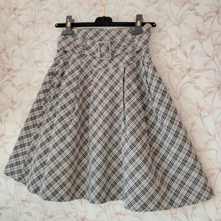 BURBERRY BLUE LABEL(ひざ丈スカート)のフリマアイテム一覧 BURBERRY BLUE LABEL(ひざ丈スカート)のフリマアイテム一覧