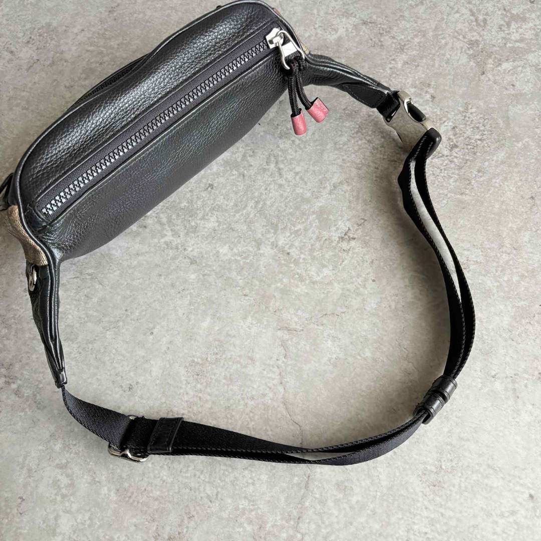 COACH - 【極美品】COACH シグネチャー ボディバッグ ショルダー COACH - 【極美品】COACH シグネチャー ボディバッグ ショルダー