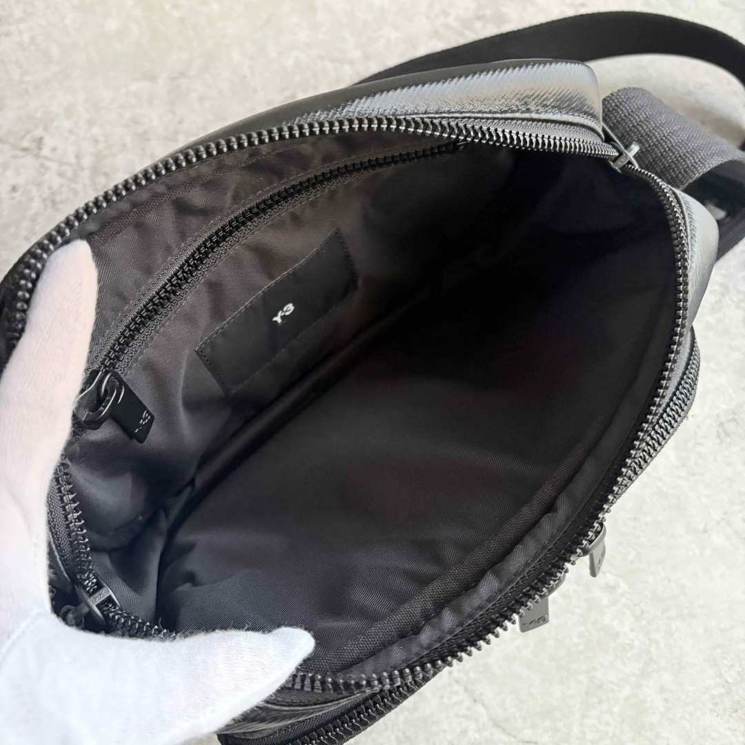 Y-3 - 【極美品】Y-3 ワイスリー ヨウジヤマモト ボディバッグ Y-3 - 【極美品】Y-3 ワイスリー ヨウジヤマモト ボディバッグ