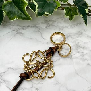 LOEWE(チャーム)のフリマアイテム一覧 LOEWE(チャーム)のフリマアイテム一覧