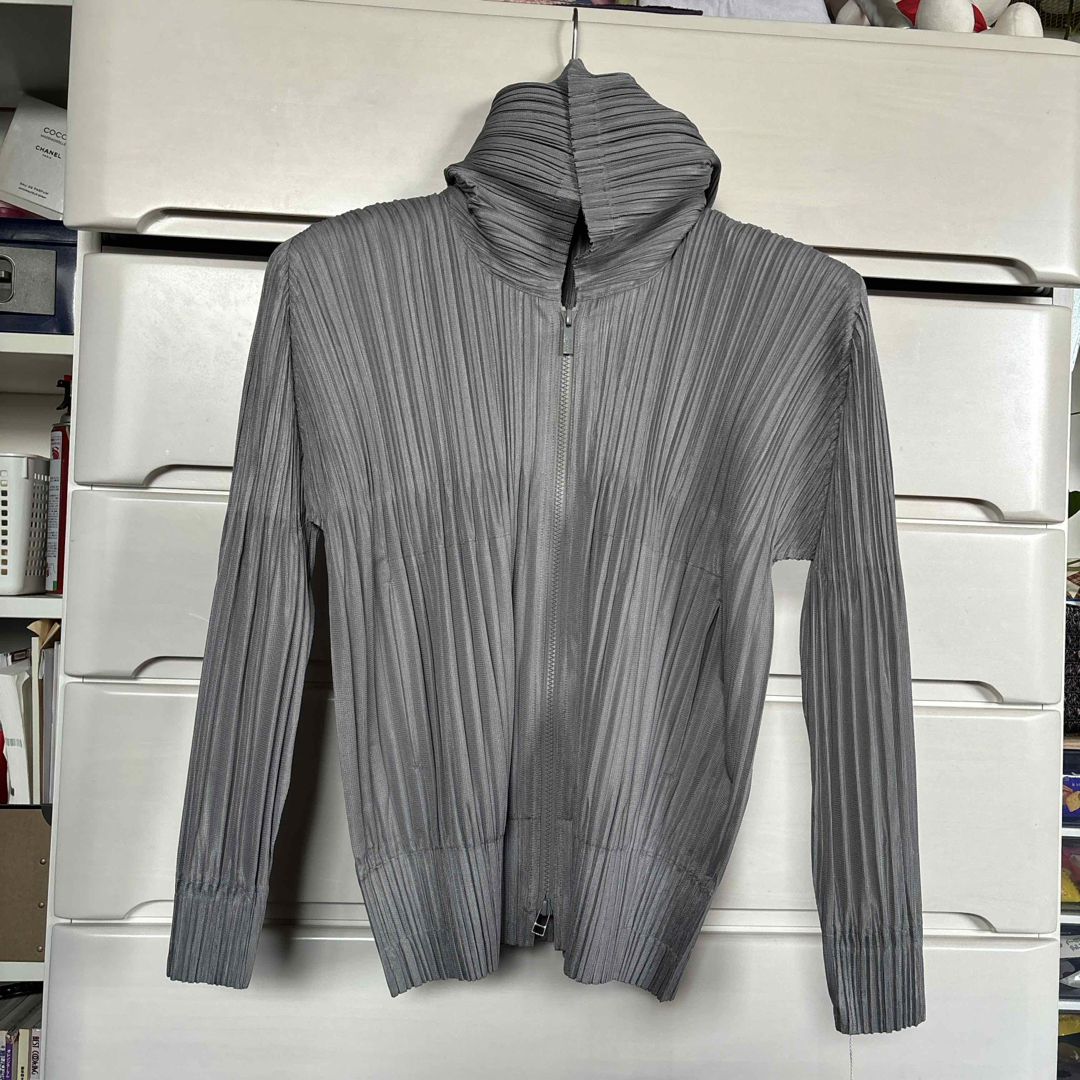 PLEATS PLEASE ISSEY MIYAKE - PLEATS PLEASE FLUFFY BASICS PLEATS PLEASE ISSEY MIYAKE - PLEATS PLEASE FLUFFY BASICS
