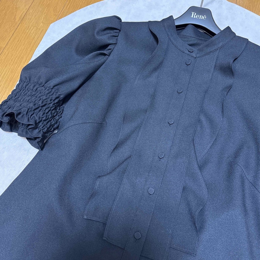 René - ルネ フリル ブラウス 36 ブラックの通販 by みぃ's shop René - ルネ フリル ブラウス 36 ブラックの通販 by みぃ's shop