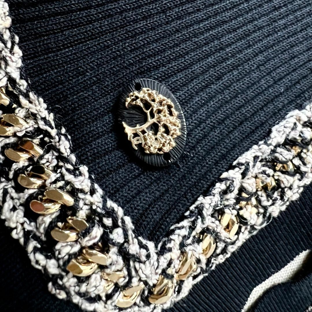 CHANEL - 極美品☆CHANEL☆チェーン装飾☆ツイードトリム CHANEL - 極美品☆CHANEL☆チェーン装飾☆ツイードトリム