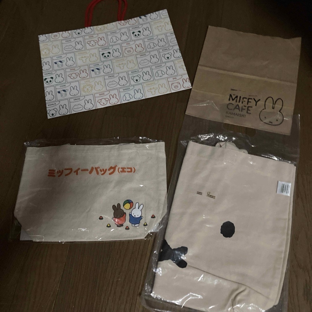 miffy(ミッフィー)のミッフィー　バッグ　紙袋 レディースのバッグ(トートバッグ)の商品写真