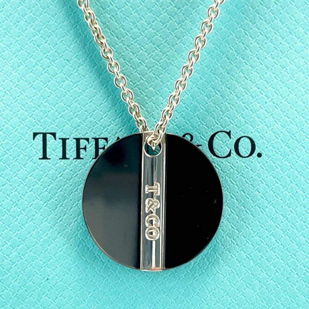 Tiffany & Co. - ティファニー ブラック チタン ラウンド ロゴ Tiffany & Co. - ティファニー ブラック チタン ラウンド ロゴ