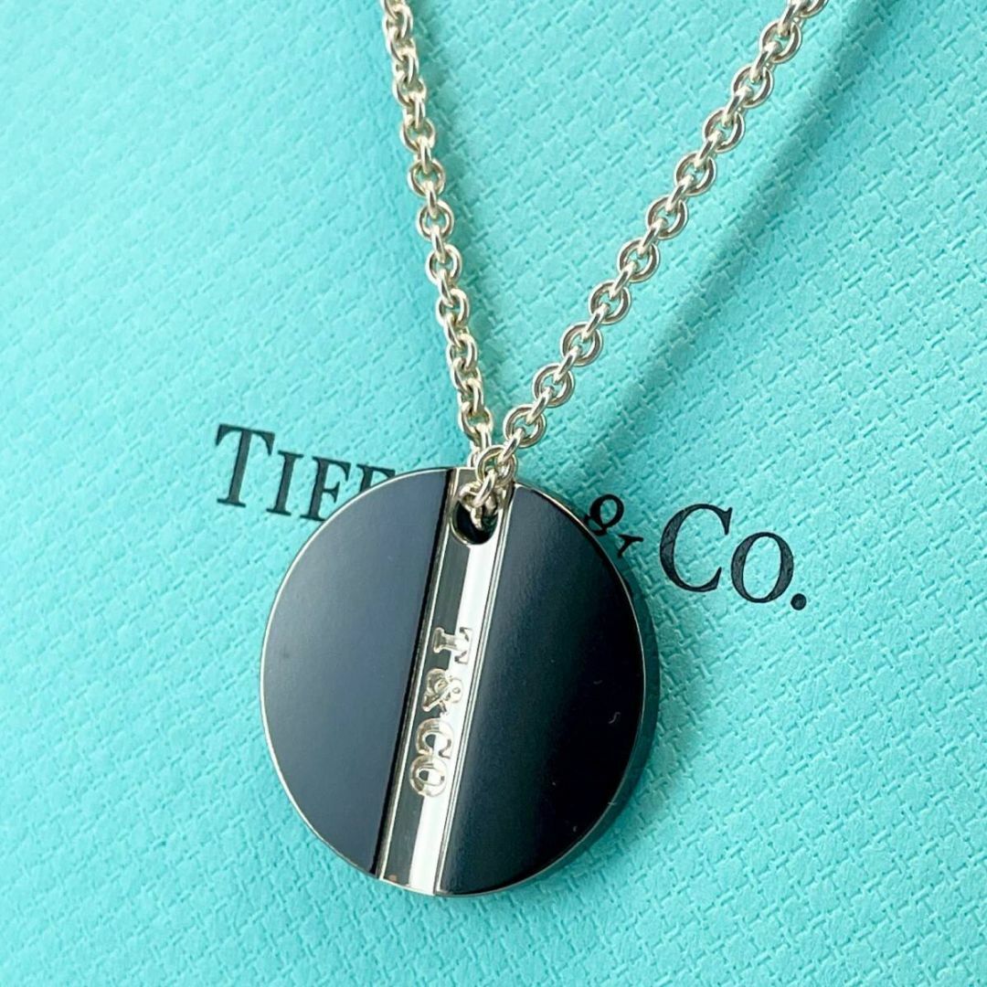 Tiffany & Co. - ティファニー ブラック チタン ラウンド ロゴ Tiffany & Co. - ティファニー ブラック チタン ラウンド ロゴ