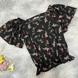 【Raf Raf】花柄オフショルダー半袖トップス　(M) フラワー柄(シャツ/ブラウス(半袖/袖なし))
