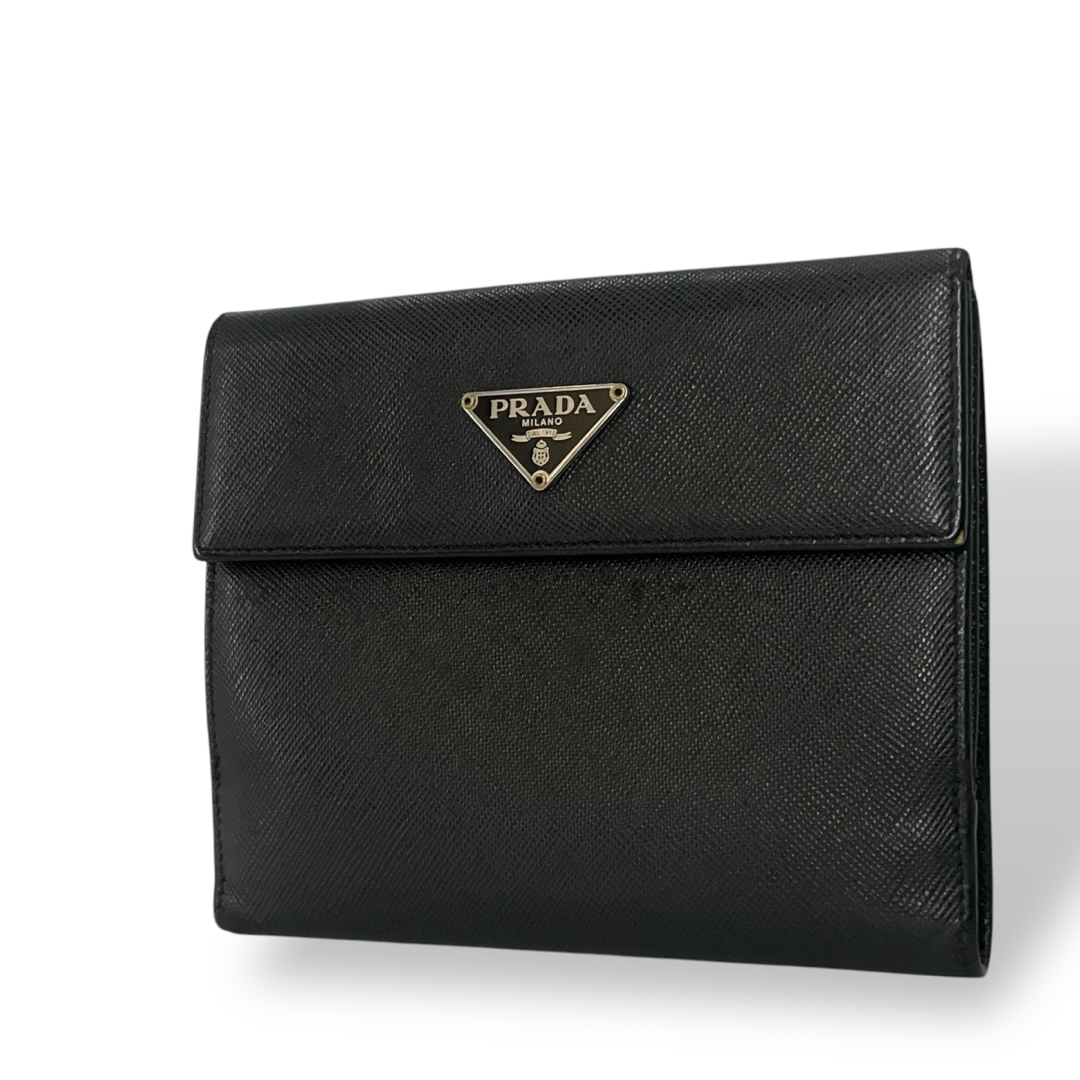 PRADA - プラダ 二つ折り財布 サフィアーノレザー 三角ロゴ 黒 PRADA - プラダ 二つ折り財布 サフィアーノレザー 三角ロゴ 黒