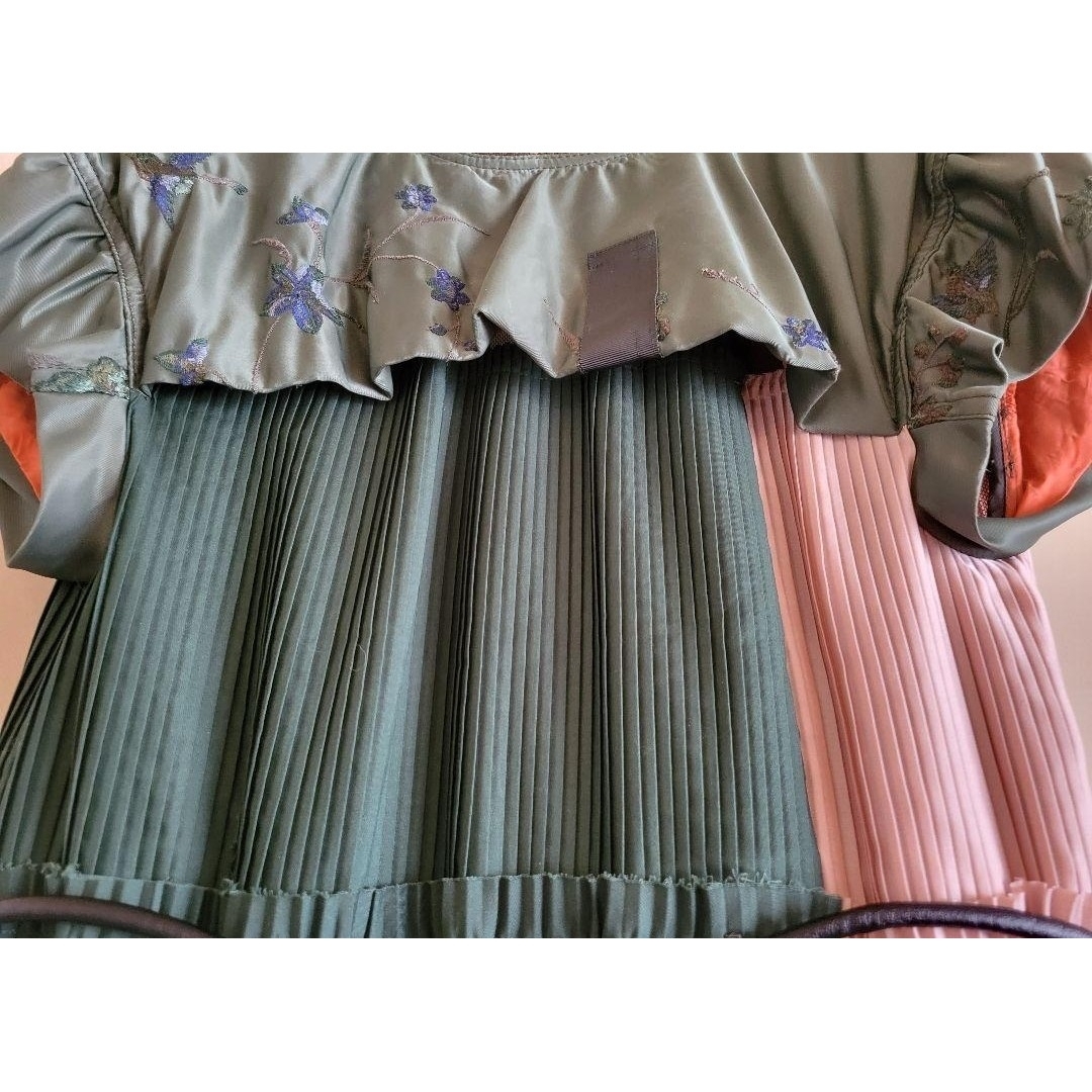 sacai - sacai 名作 美品 エンブロイダリープリーツドレスの通販 sacai - sacai 名作 美品 エンブロイダリープリーツドレスの通販
