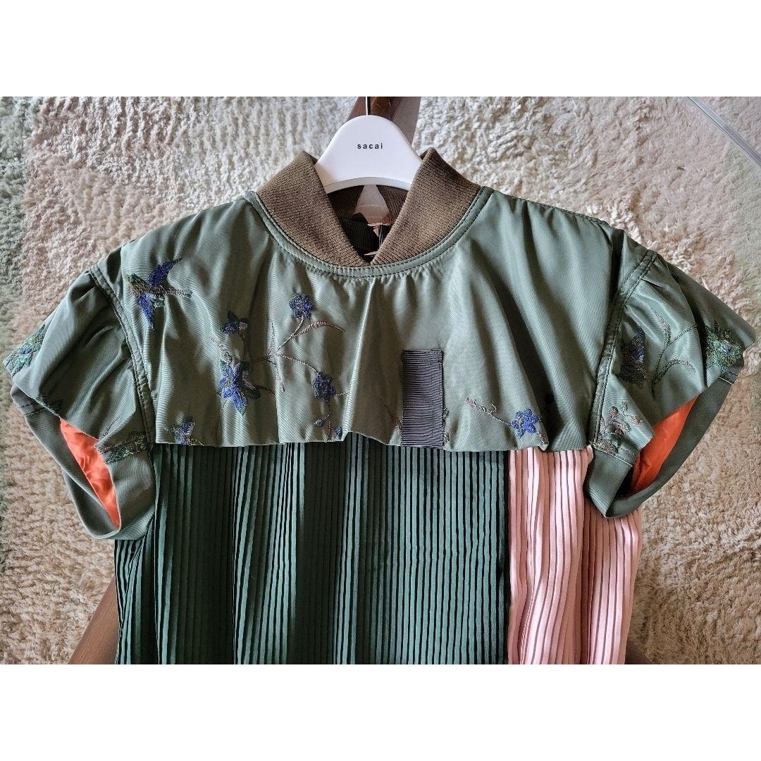 sacai - sacai 名作 美品 エンブロイダリープリーツドレスの通販 sacai - sacai 名作 美品 エンブロイダリープリーツドレスの通販