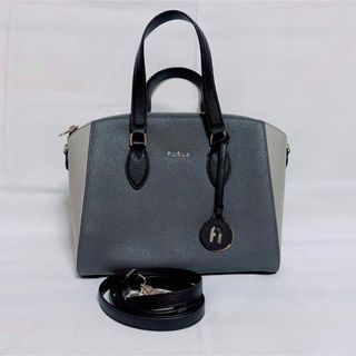 FURLA - 美品 フルラ ハンドバッグ 2way 黒 サイドジップ FURLA FURLA - 美品 フルラ ハンドバッグ 2way 黒 サイドジップ FURLA