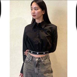 ♡安室奈美恵様着用♡ 同型同色 オフショルダーブラウスの通販 ♡安室奈美恵様着用♡ 同型同色 オフショルダーブラウスの通販
