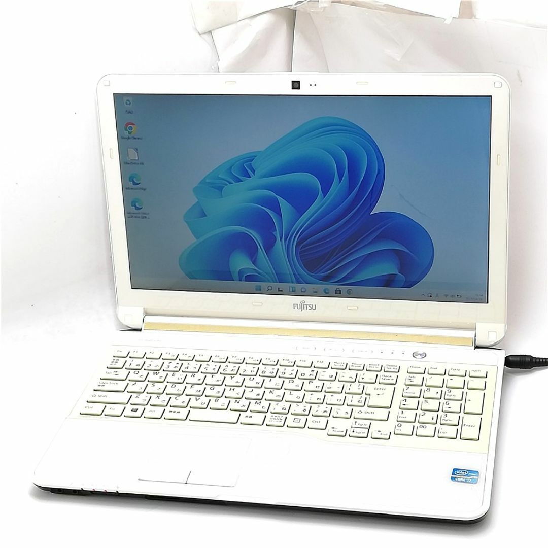 富士通 - 富士通 ノートパソコン AH53/J 白 中古 Core i7 BDの 富士通 - 富士通 ノートパソコン AH53/J 白 中古 Core i7 BDの