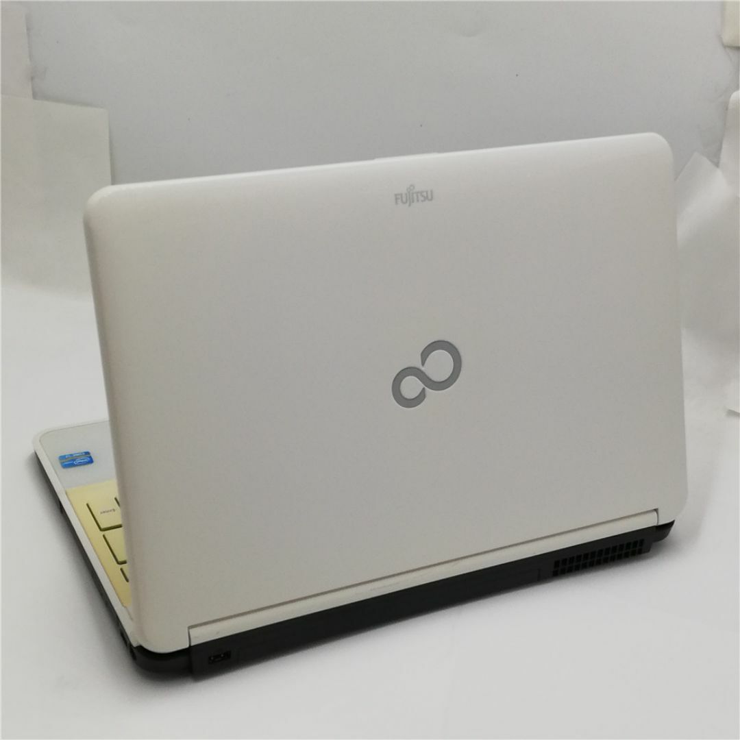 富士通 - 富士通 ノートパソコン AH53/J 白 中古 Core i7 BDの 富士通 - 富士通 ノートパソコン AH53/J 白 中古 Core i7 BDの