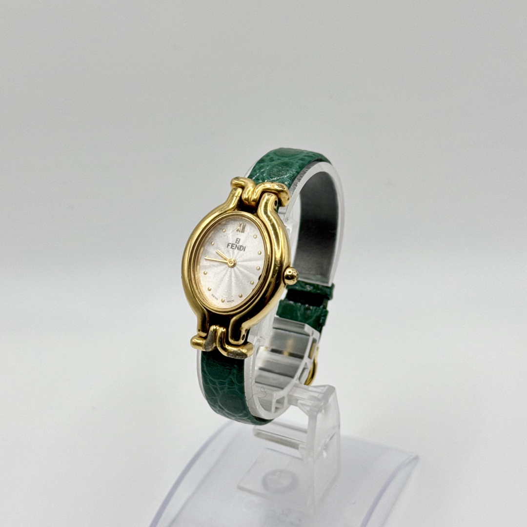 FENDI - FENDI フェンディ カメレオン 640L シルバー文字盤QZ FENDI - FENDI フェンディ カメレオン 640L シルバー文字盤QZ