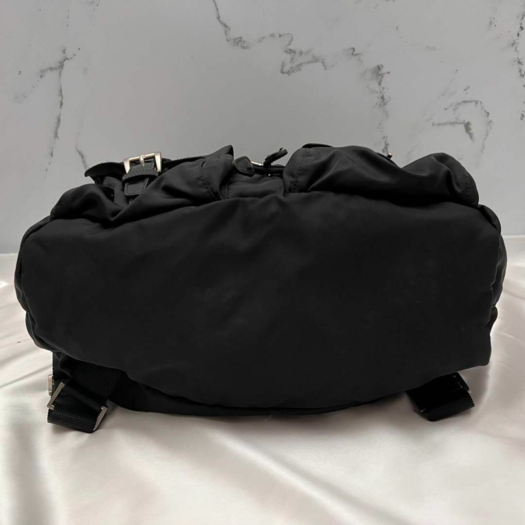 PRADA - ✨定番・極美品✨プラダ 巾着リュック 三角プレート PRADA - ✨定番・極美品✨プラダ 巾着リュック 三角プレート