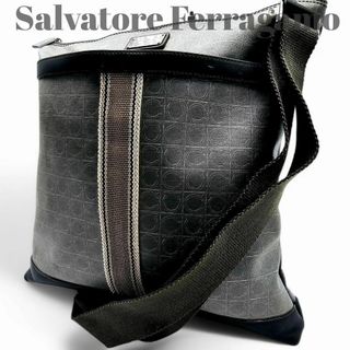 Salvatore Ferragamo(ショルダーバッグ)のフリマアイテム一覧 Salvatore Ferragamo(ショルダーバッグ)のフリマアイテム一覧