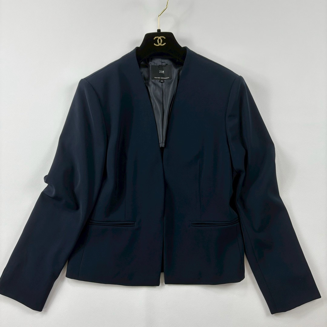 23区 - 美品✨23区 ノーカラー セットアップ パンツスーツ 23区 - 美品✨23区 ノーカラー セットアップ パンツスーツ