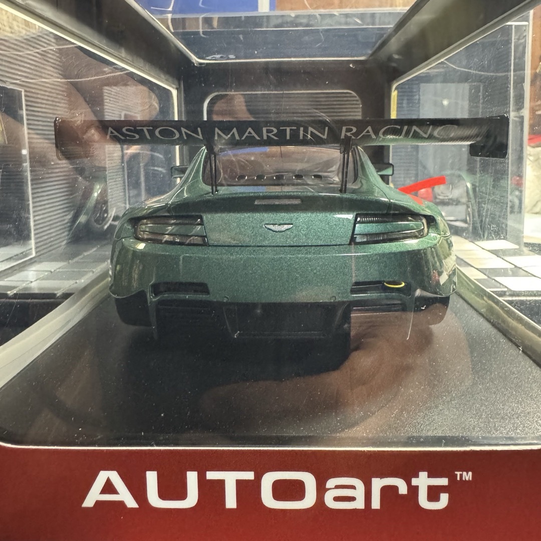 AUTOart - 絶版未開封品オートアート1/18アストンマーティン AUTOart - 絶版未開封品オートアート1/18アストンマーティン