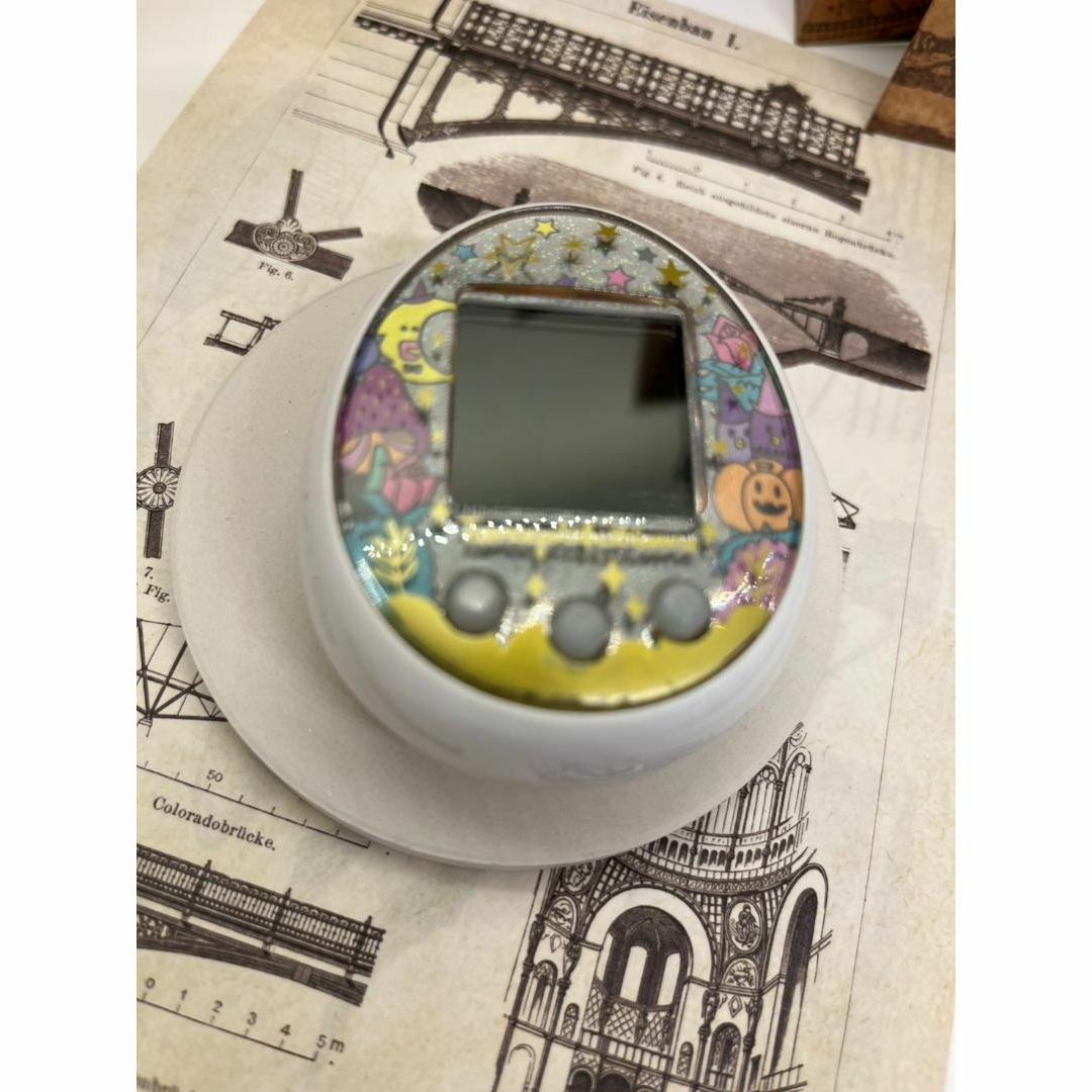 日本未発売韓国限定】たまごっち ホワイト サム マジカル 白 日本未発売韓国限定】たまごっち ホワイト サム マジカル 白