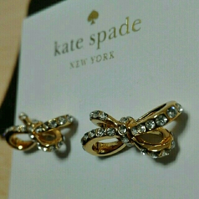 kate spade new york(ケイトスペードニューヨーク)の【新品】ケイト・スペード　ピアス　バッグ付 レディースのアクセサリー(ピアス)の商品写真