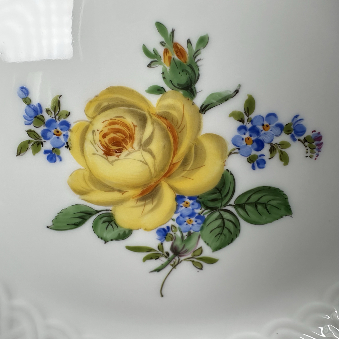 MEISSEN - 新品 マイセン 金彩 イエローローズ勿忘草レース MEISSEN - 新品 マイセン 金彩 イエローローズ勿忘草レース