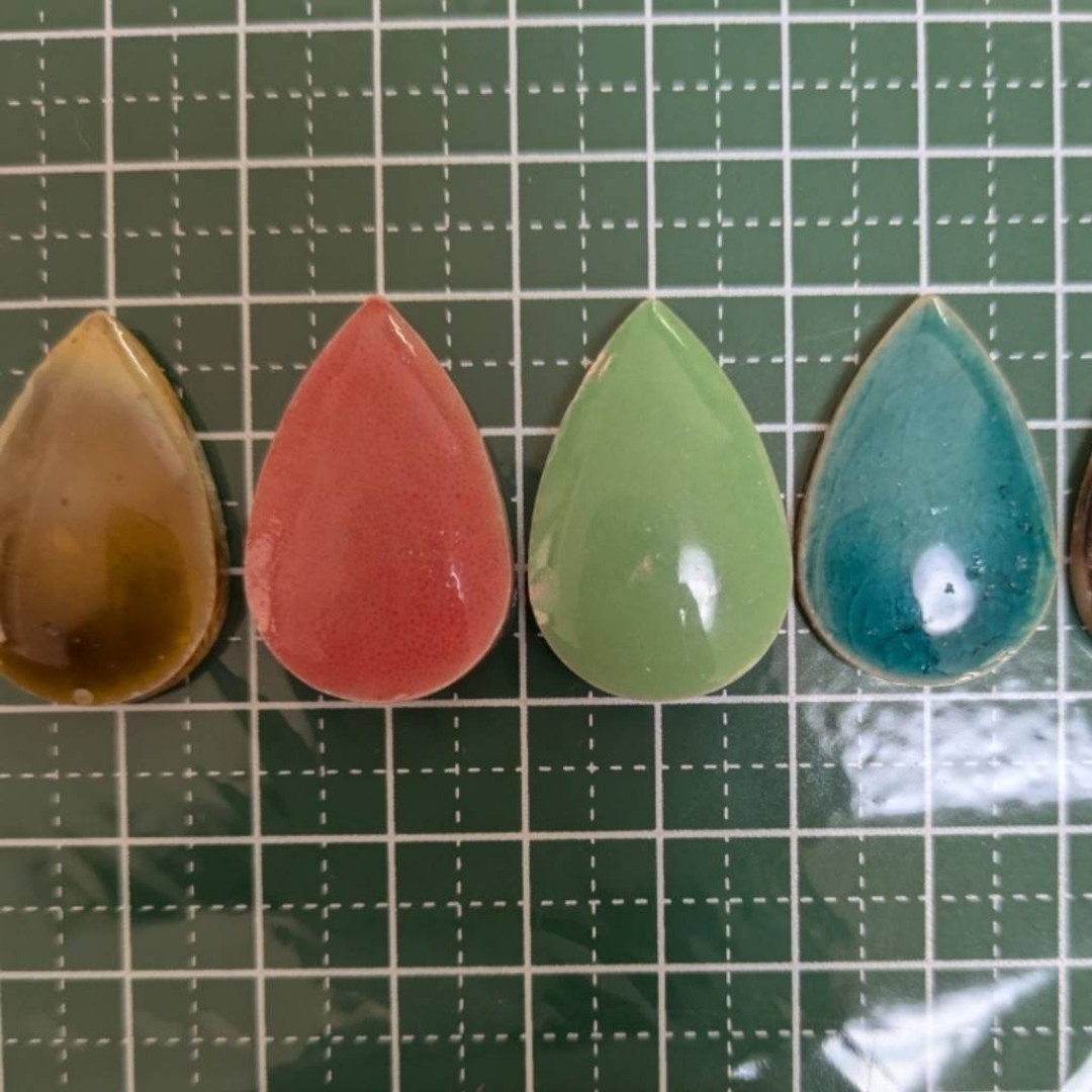 タイル　アンティーク　レトロ　しずく型　ハンドメイド　アクセサリーパーツ　 ハンドメイドの素材/材料(各種パーツ)の商品写真