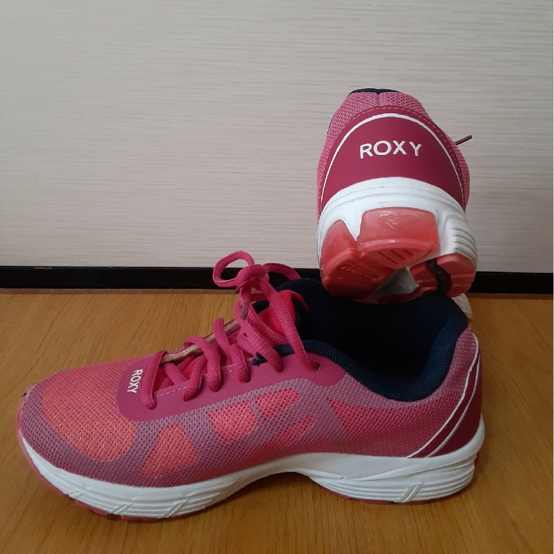 Roxy - ROXY 新品✨ スニーカーの通販 by あこ's shop|ロキシー Roxy - ROXY 新品✨ スニーカーの通販 by あこ's shop|ロキシー