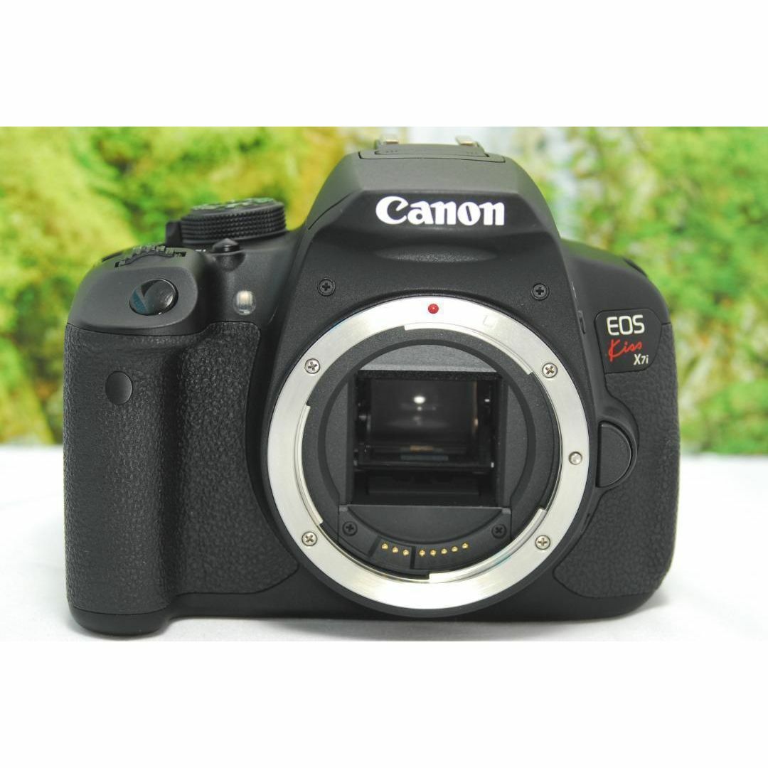 ✨ショット数約2500回✨反転モニター✨Canon Kiss X7i✨美品✨の ✨ショット数約2500回✨反転モニター✨Canon Kiss X7i✨美品✨の