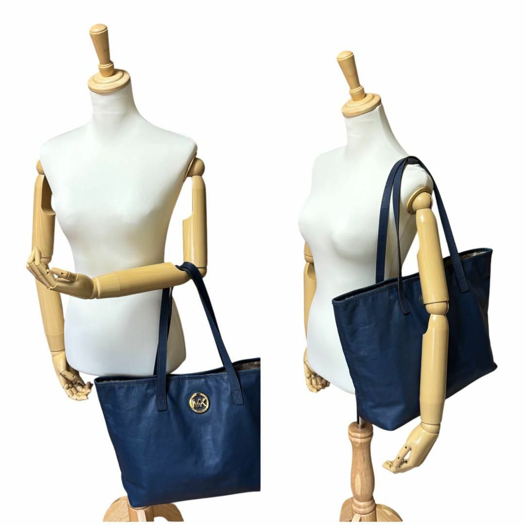 MICHAEL KORS - マイケルコース トートバッグ A4サイズ ロゴ MICHAEL KORS - マイケルコース トートバッグ A4サイズ ロゴ