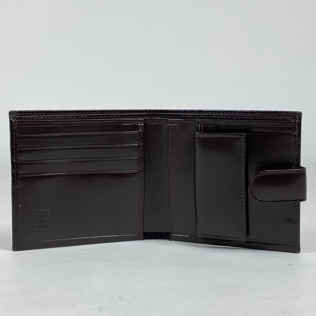 FENDI - フェンディ ズッカ柄 二つ折り 財布 レディース 【中古 FENDI - フェンディ ズッカ柄 二つ折り 財布 レディース 【中古