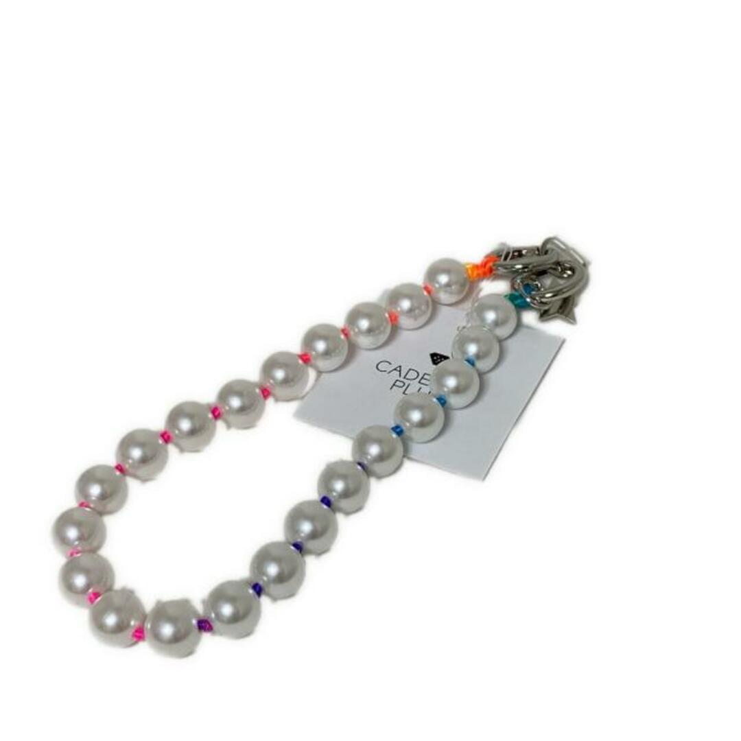 CADEAUX(カドー) ストラップ新品同様  - 白×マルチ フィンストラップ/PLUS レディースのファッション小物(その他)の商品写真