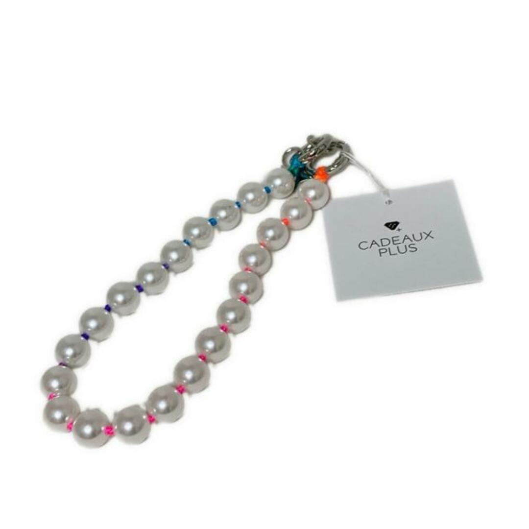 CADEAUX(カドー) ストラップ新品同様  - 白×マルチ フィンストラップ/PLUS レディースのファッション小物(その他)の商品写真