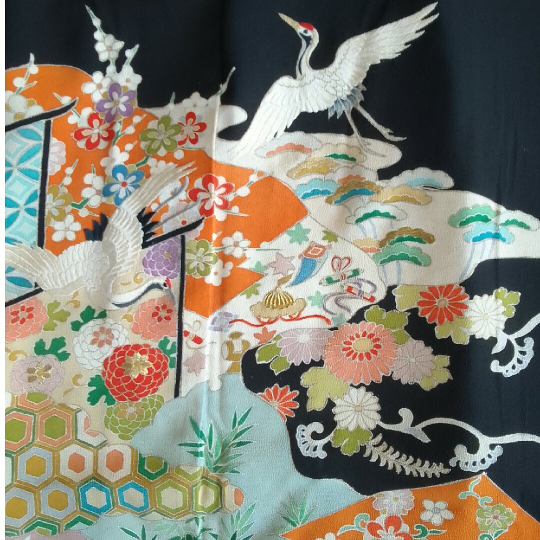着物リメイクワンピース留袖ドレス鶴の通販 by ゆあ's shop|ラクマ 着物リメイクワンピース留袖ドレス鶴の通販 by ゆあ's shop|ラクマ