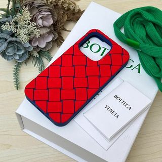 BOTTEGA VENETA(iPhoneケース ・ ホワイト/白色系)のフリマ BOTTEGA VENETA(iPhoneケース ・ ホワイト/白色系)のフリマ
