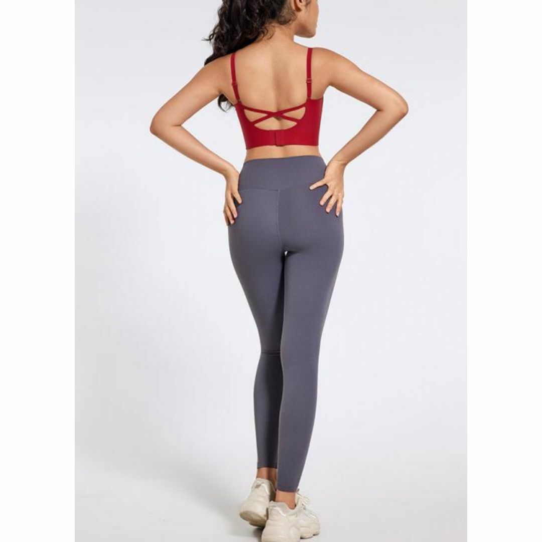 Alo Yoga アロヨガ タンクトップ レディース カップ付き LOGO の Alo Yoga アロヨガ タンクトップ レディース カップ付き LOGO の