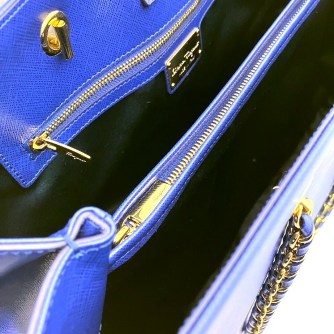 FERRAGAMO - フェラガモ ヴァラリボン チェーントートバッグ FERRAGAMO - フェラガモ ヴァラリボン チェーントートバッグ