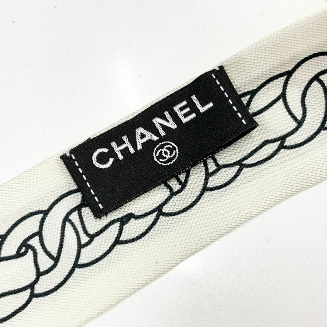 CHANEL - M10768 シャネル ロゴ チェーン シルク スカーフ ヘア CHANEL - M10768 シャネル ロゴ チェーン シルク スカーフ ヘア