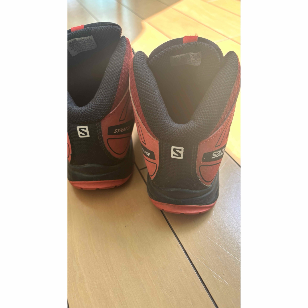 SALOMON(サロモン)のサロモンキッズ登山靴 19 レッド＆ブラック キッズ/ベビー/マタニティのキッズ靴/シューズ(15cm~)(スニーカー)の商品写真